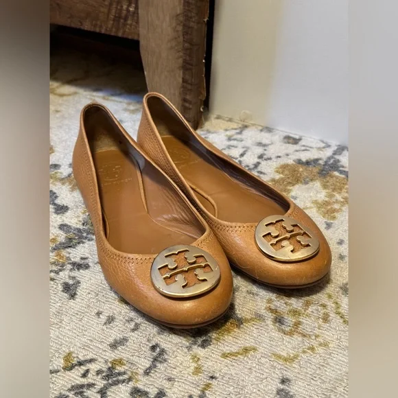 Tory Burch Reva Brown Tumbled Leather Gold Logo Ballet Style Flat Shoes | Sz 7 - Picture 2 of 7
